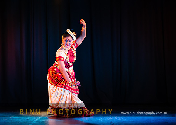 Mohiniyattam