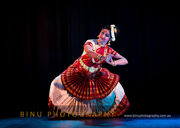 Mohiniyattam