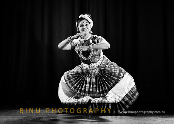 Mohiniyattam