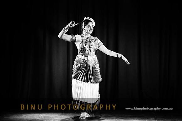 Mohiniyattam